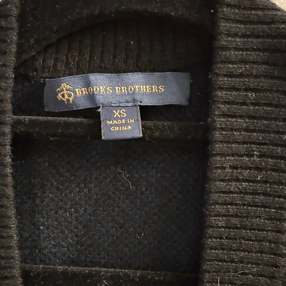 Women's Black watch Plaid Cardigan Sweater - Picture 3 of 4